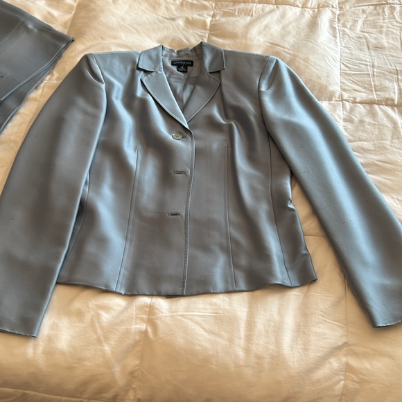 EUC Ann Taylor Suit - Picture 2 of 6